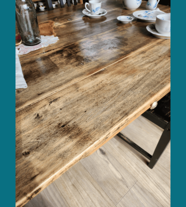 Une ancienne table de campagne – Image 9