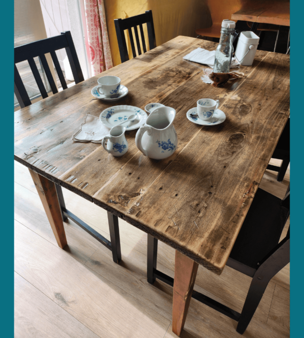 Une ancienne table de campagne – Image 6