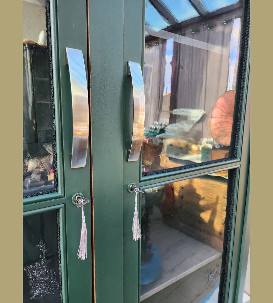 Une ancienne vitrine sur pieds acier – Image 6