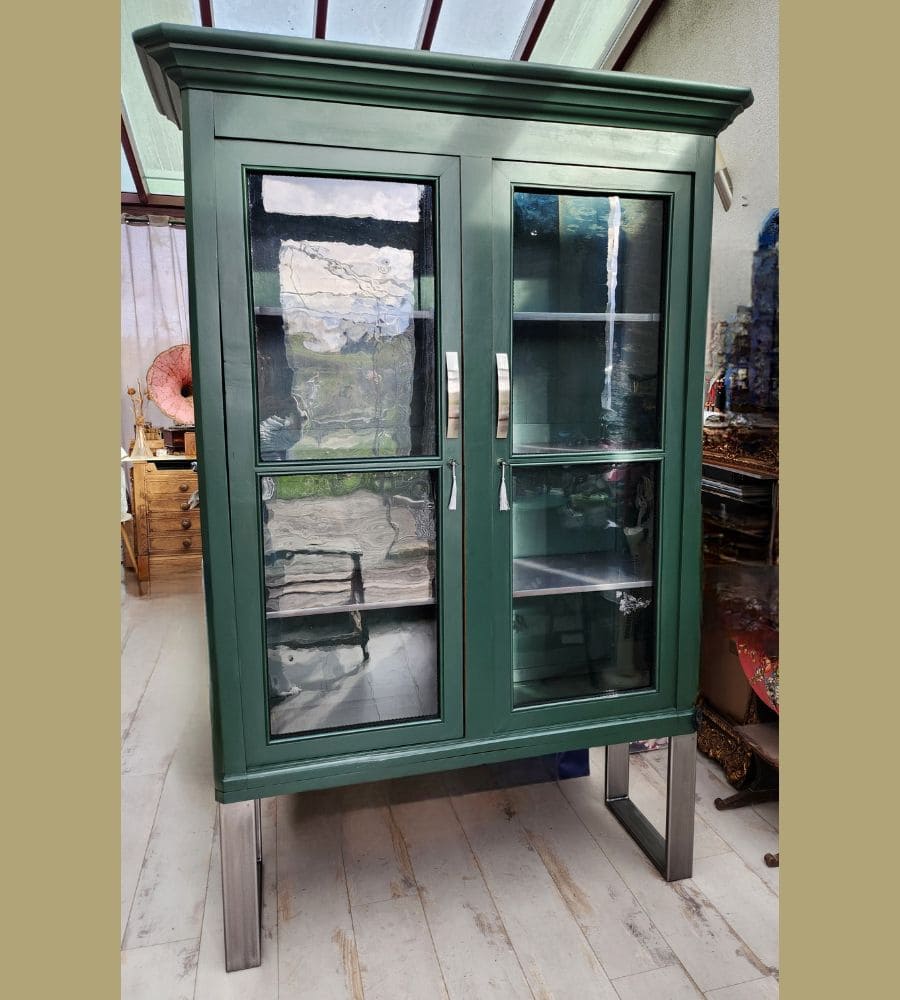 Une ancienne vitrine sur pieds acier – Image 16