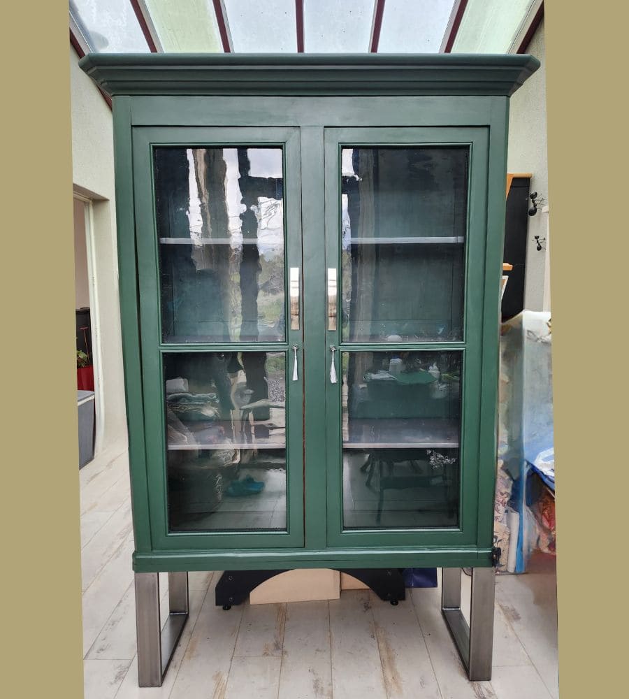 Une ancienne vitrine sur pieds acier – Image 2