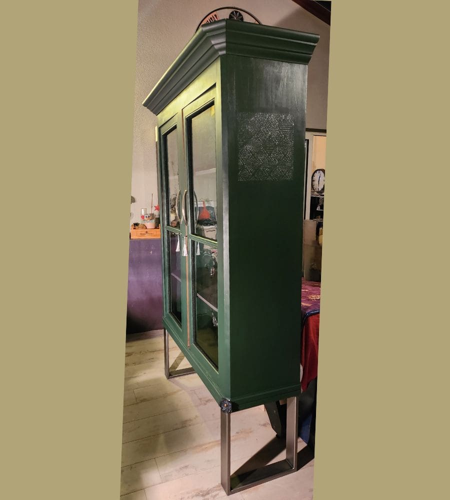 Une ancienne vitrine sur pieds acier – Image 12