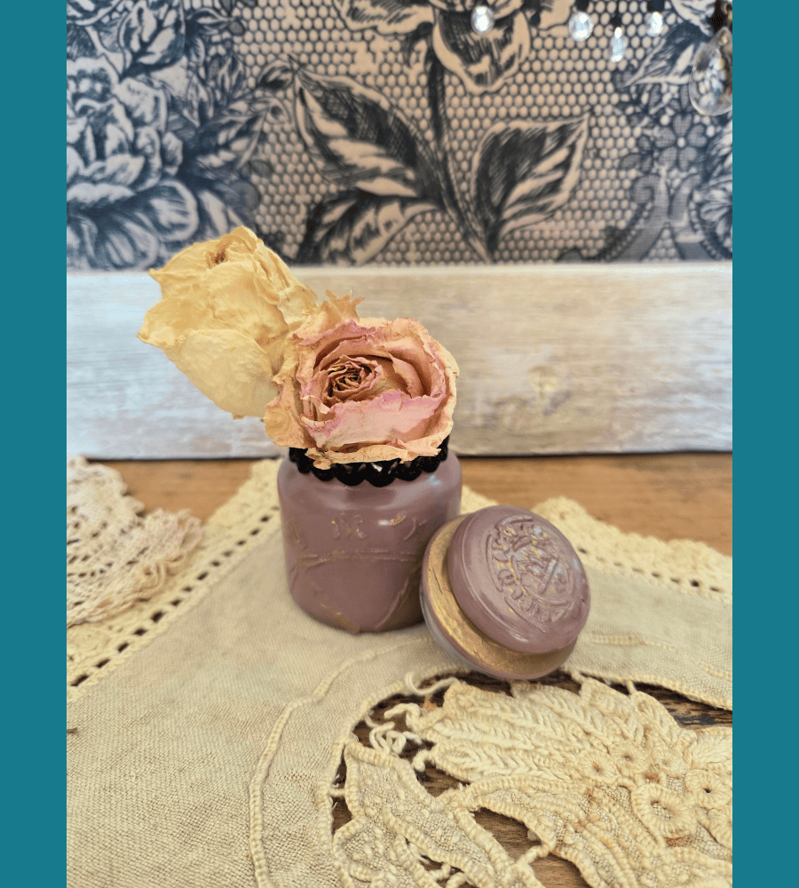 Un petit bocal vintage en verre