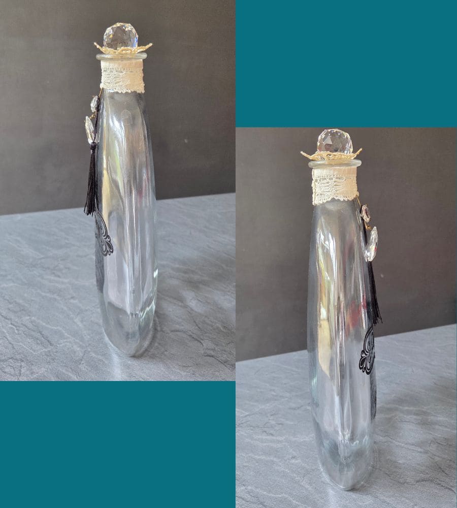 Une grande bouteille ovale en verre – Image 8