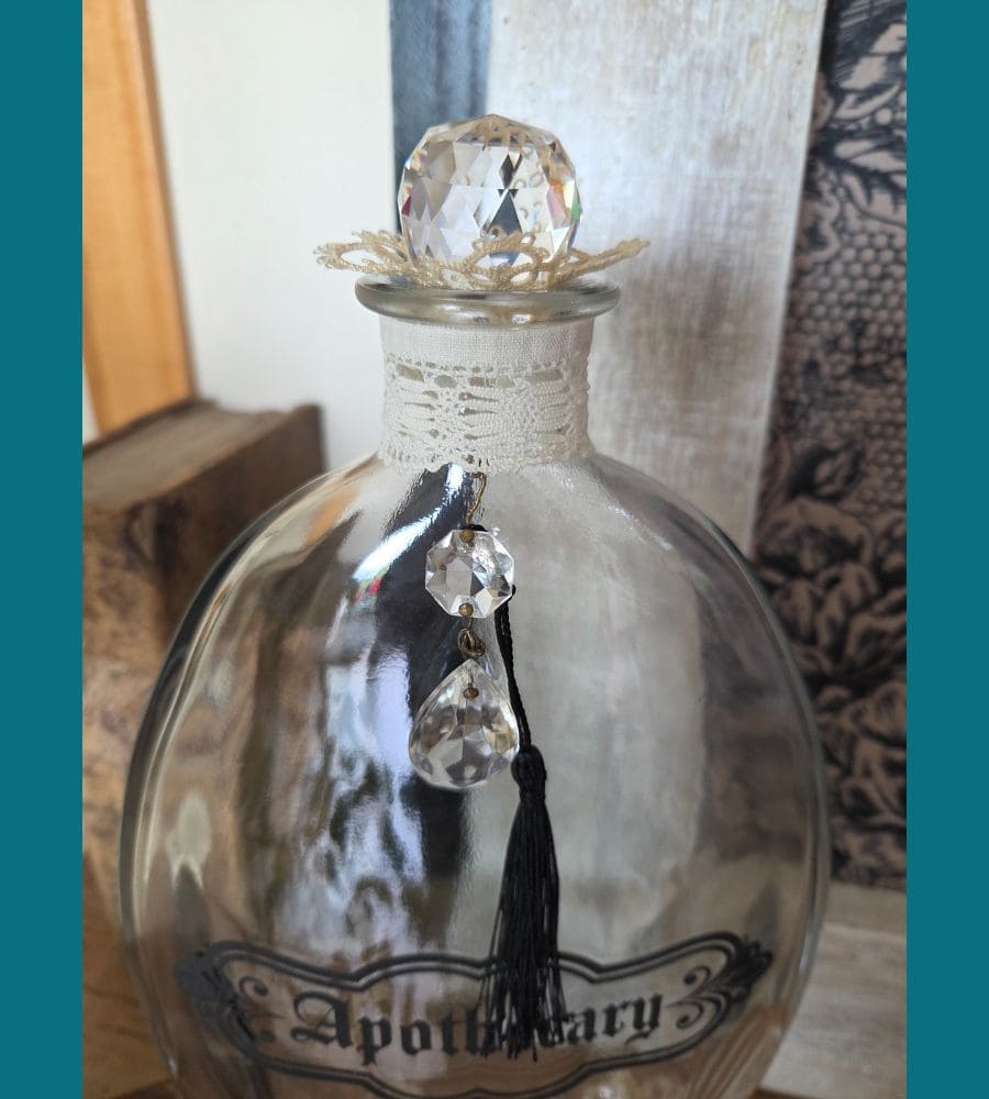 Une grande bouteille ovale en verre – Image 5