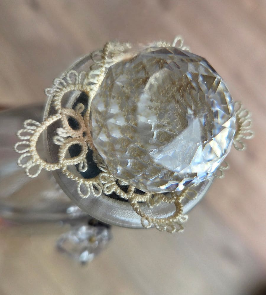 Une grande bouteille ovale en verre – Image 6