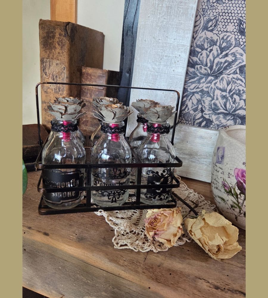 Un panier en métal et ses 6 flacons en verre – Image 2