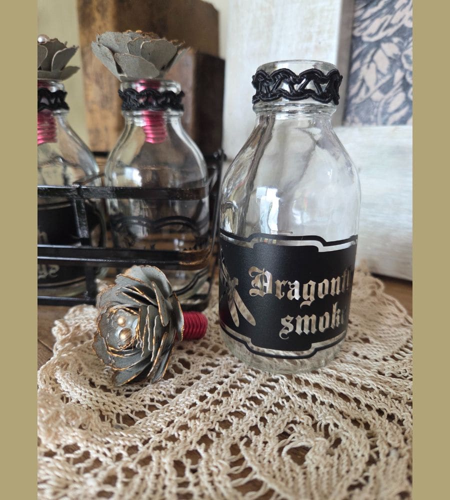 Un panier en métal et ses 6 flacons en verre – Image 11