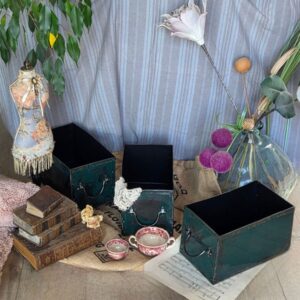 Un lot de 3 tiroirs de métier en métal