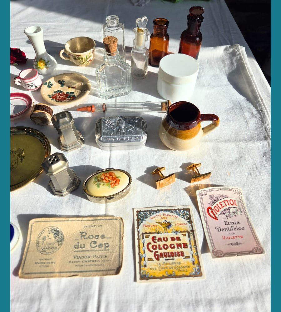 Un ancien casier devenu étagère à curiosités – Image 22