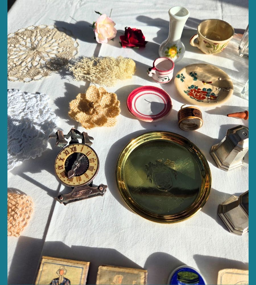 Un ancien casier devenu étagère à curiosités – Image 21