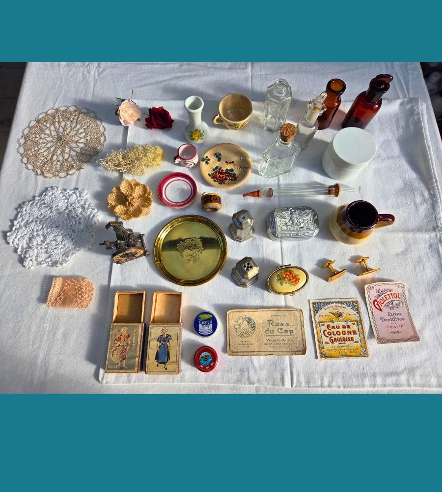 Un ancien casier devenu étagère à curiosités – Image 18