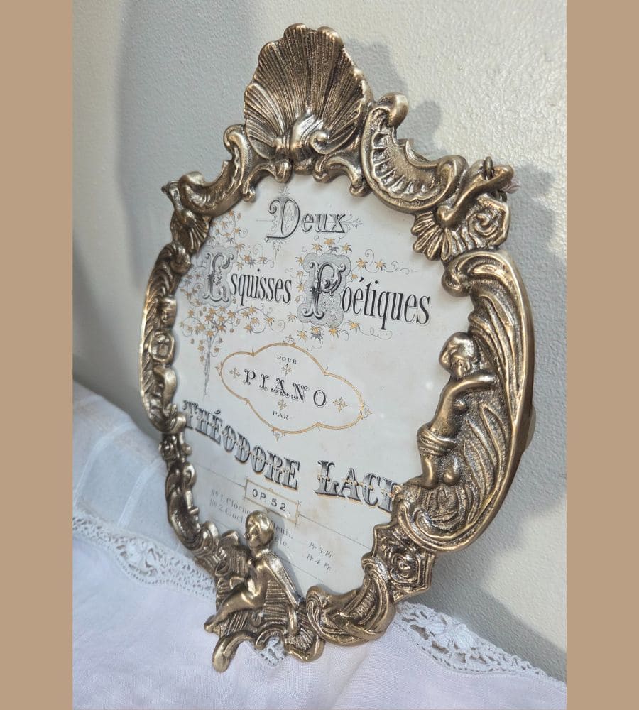 Un cadre en laiton aux angelots dansants – Image 14