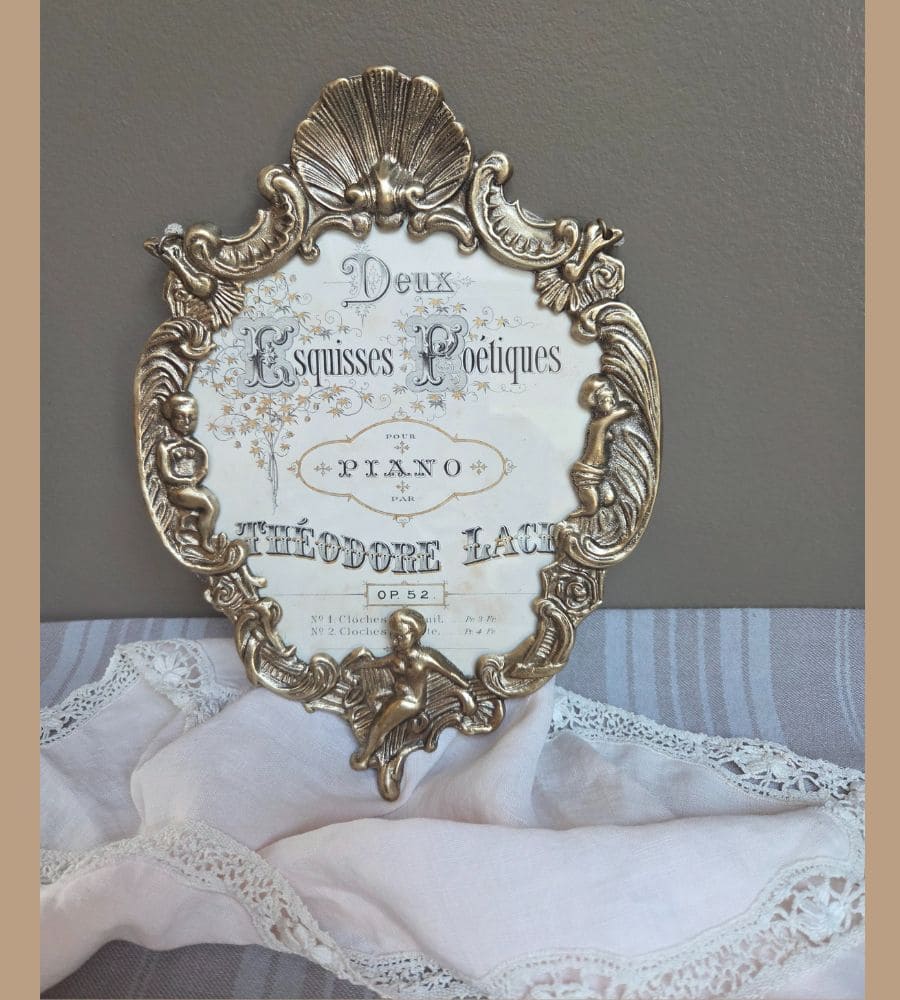 Un cadre en laiton aux angelots dansants – Image 6